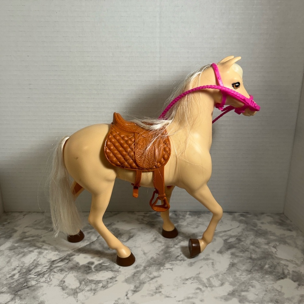 Barbie Tan Horse with Pink Bridle and Brown Saddle